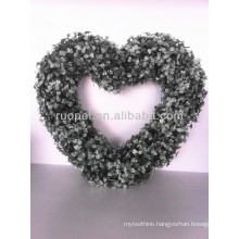 New style artificial heart shaped garland plastic wreath for window shop decoration